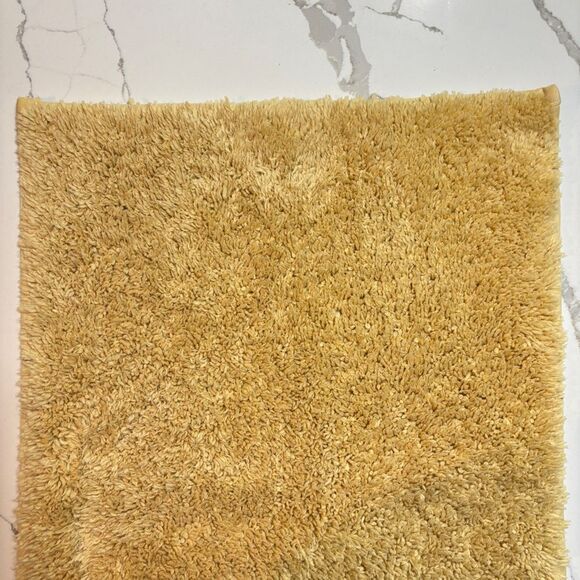 Golden Yellow Soft Tufted Bath Mat Nonskid Back - Picture 4 of 9